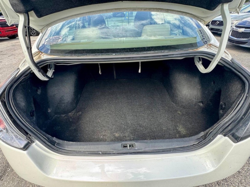 2010 Nissan Altima Image 20