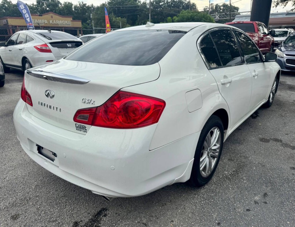 2013 INFINITI G37 Image 5