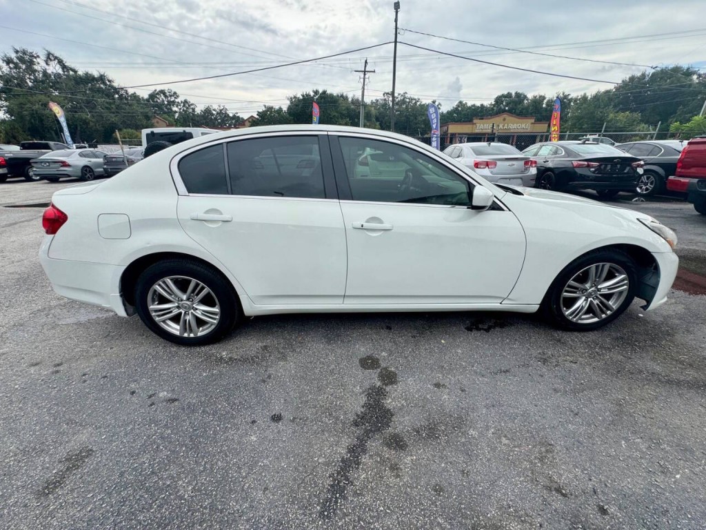 2013 INFINITI G37 Image 6
