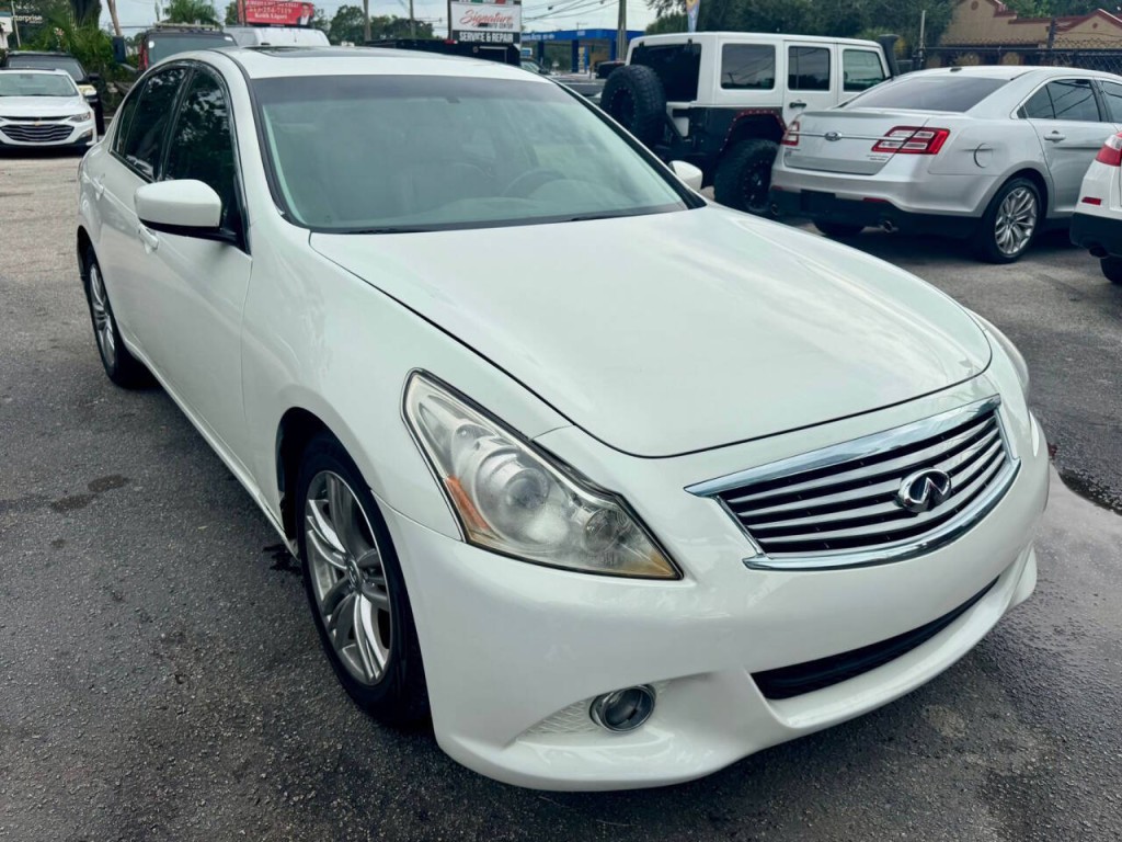 2013 INFINITI G37 Image 10
