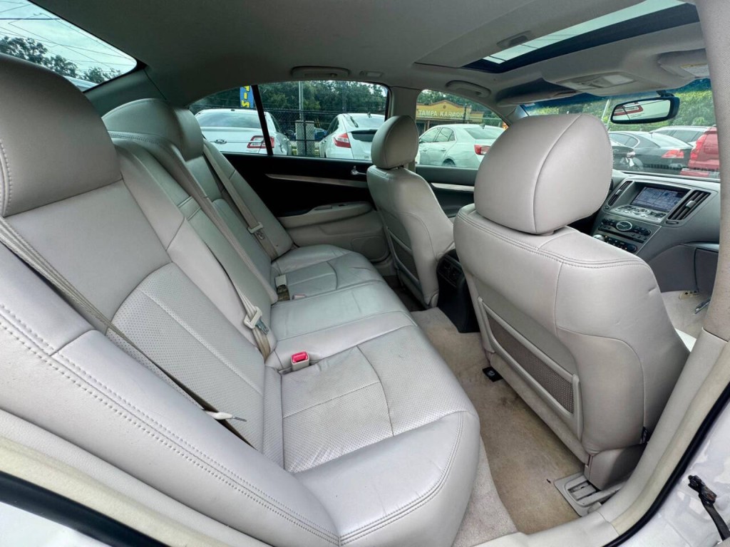 2013 INFINITI G37 Image 17