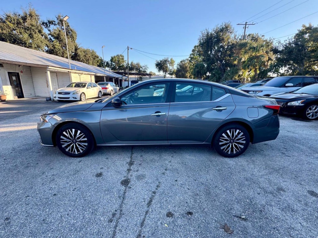 2025 Nissan Altima Image 6