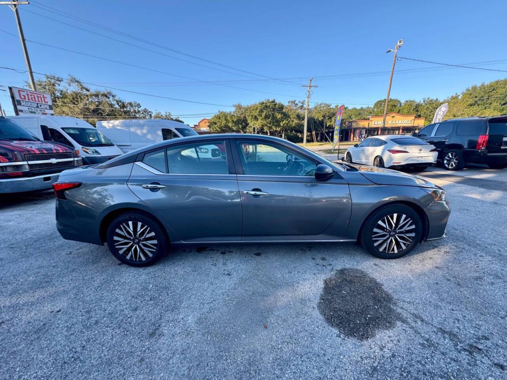 2025 Nissan Altima Image 7