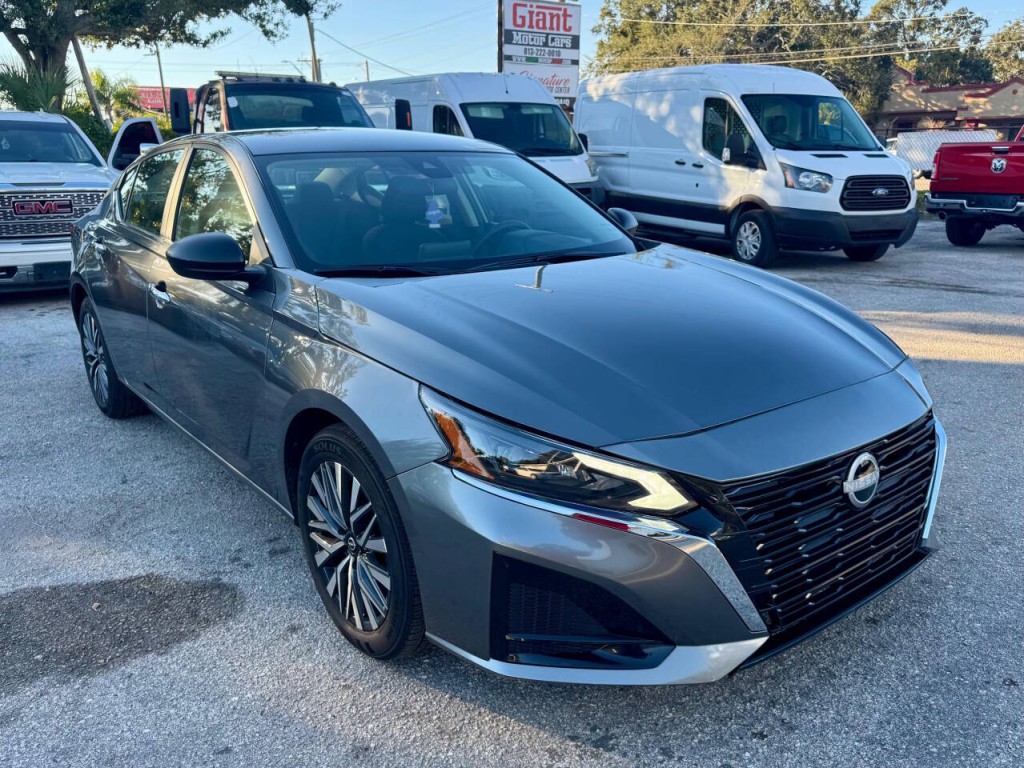 2025 Nissan Altima Image 11