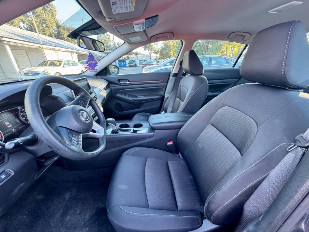 2025 Nissan Altima Image 14