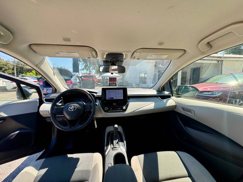 2023 Toyota Corolla Image 17