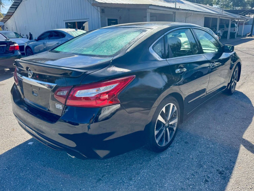 2016 Nissan Altima Image 4