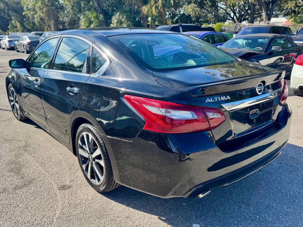 2016 Nissan Altima Image 5