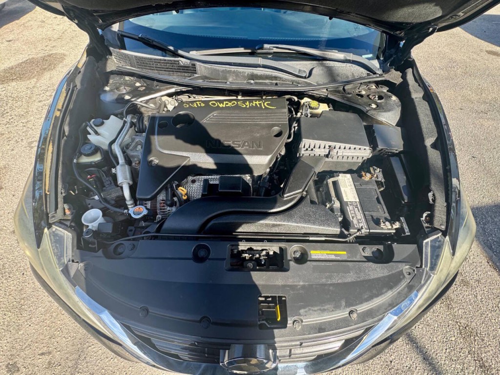 2016 Nissan Altima Image 12