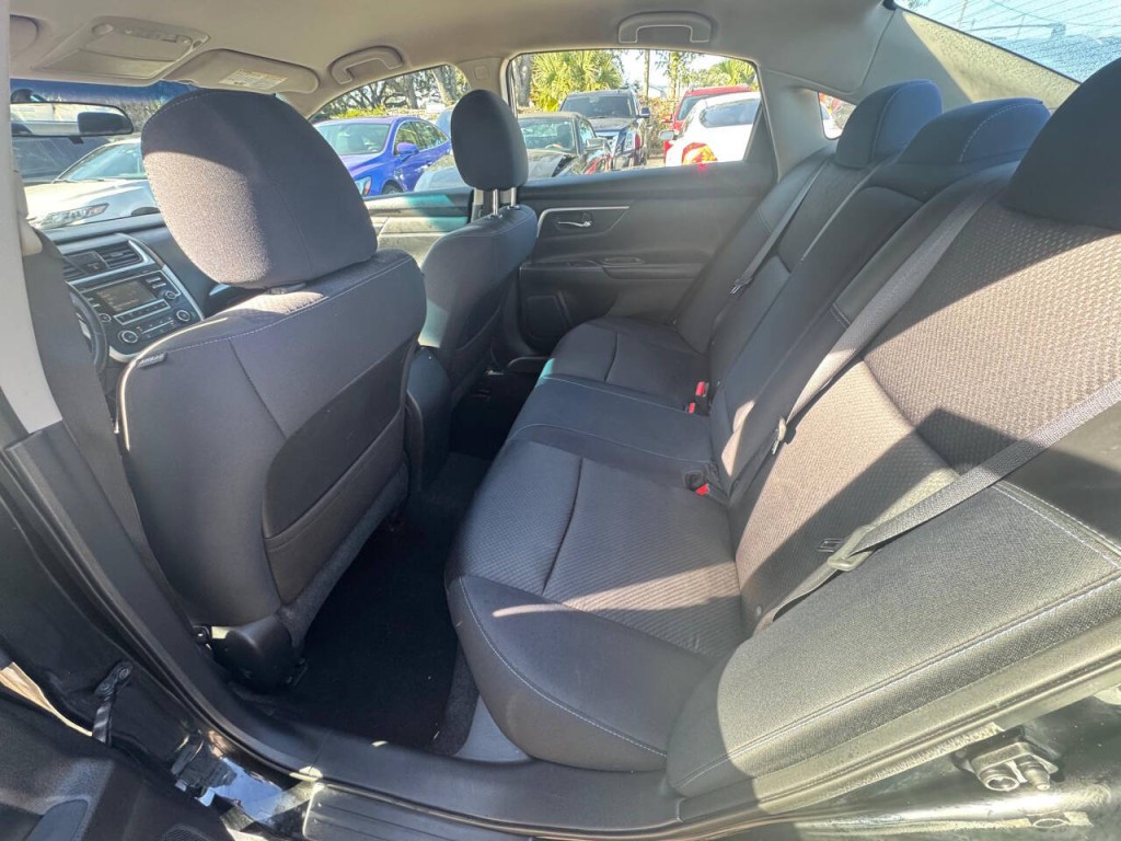 2016 Nissan Altima Image 15