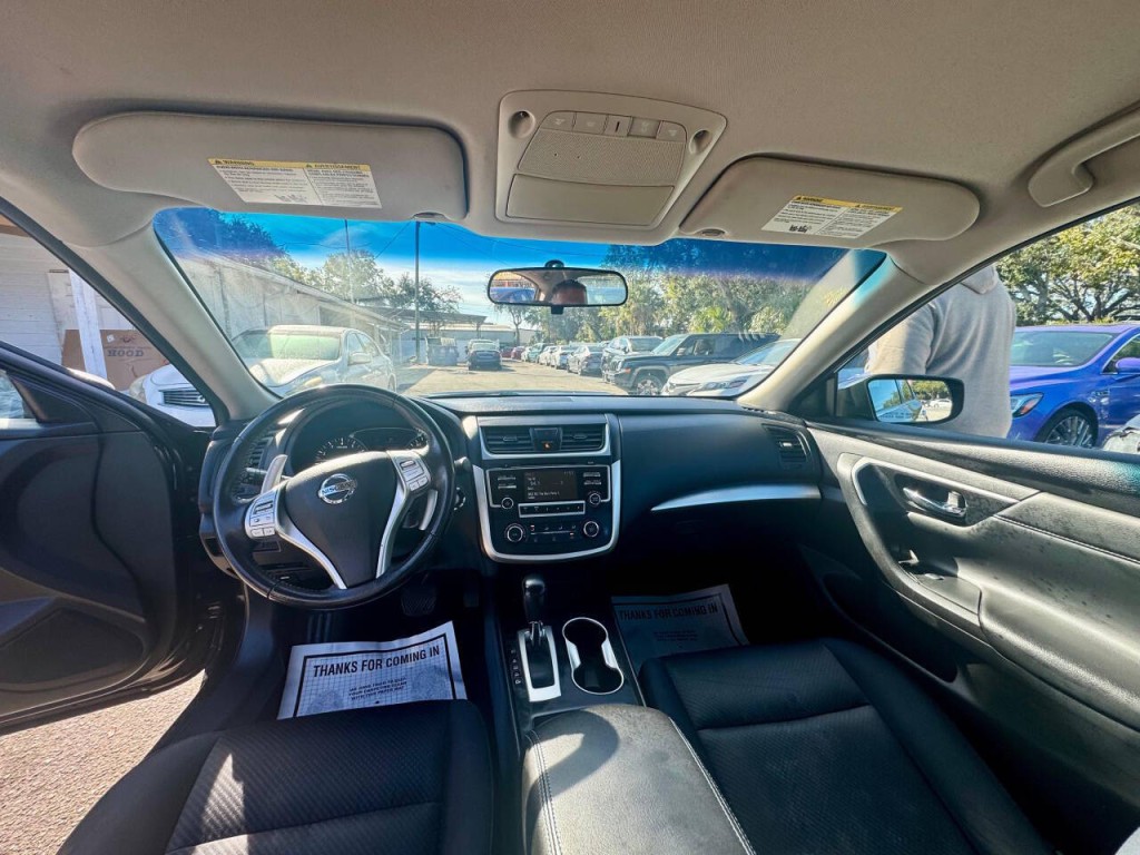 2016 Nissan Altima Image 18