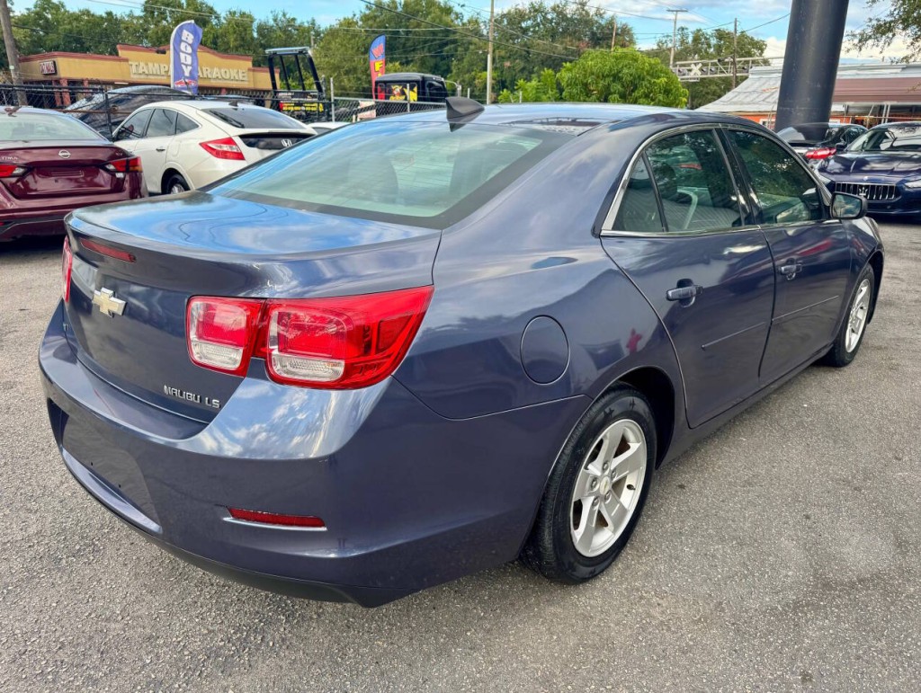 2015 Chevrolet Malibu Image 4