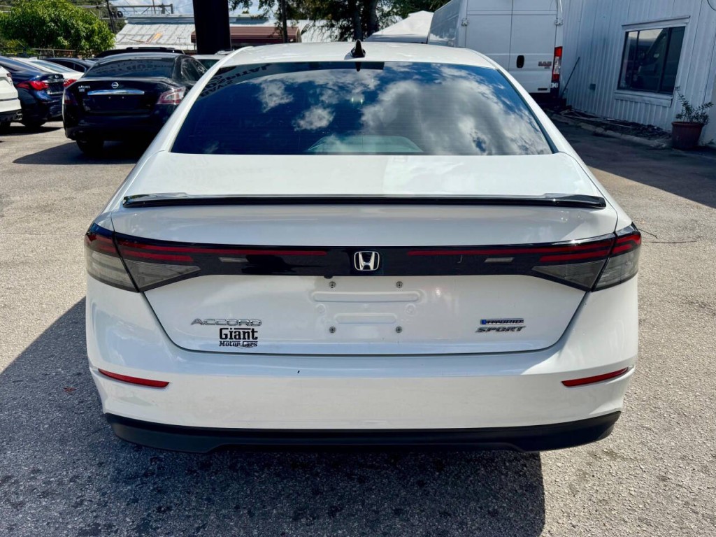 2024 Honda Accord Image 9