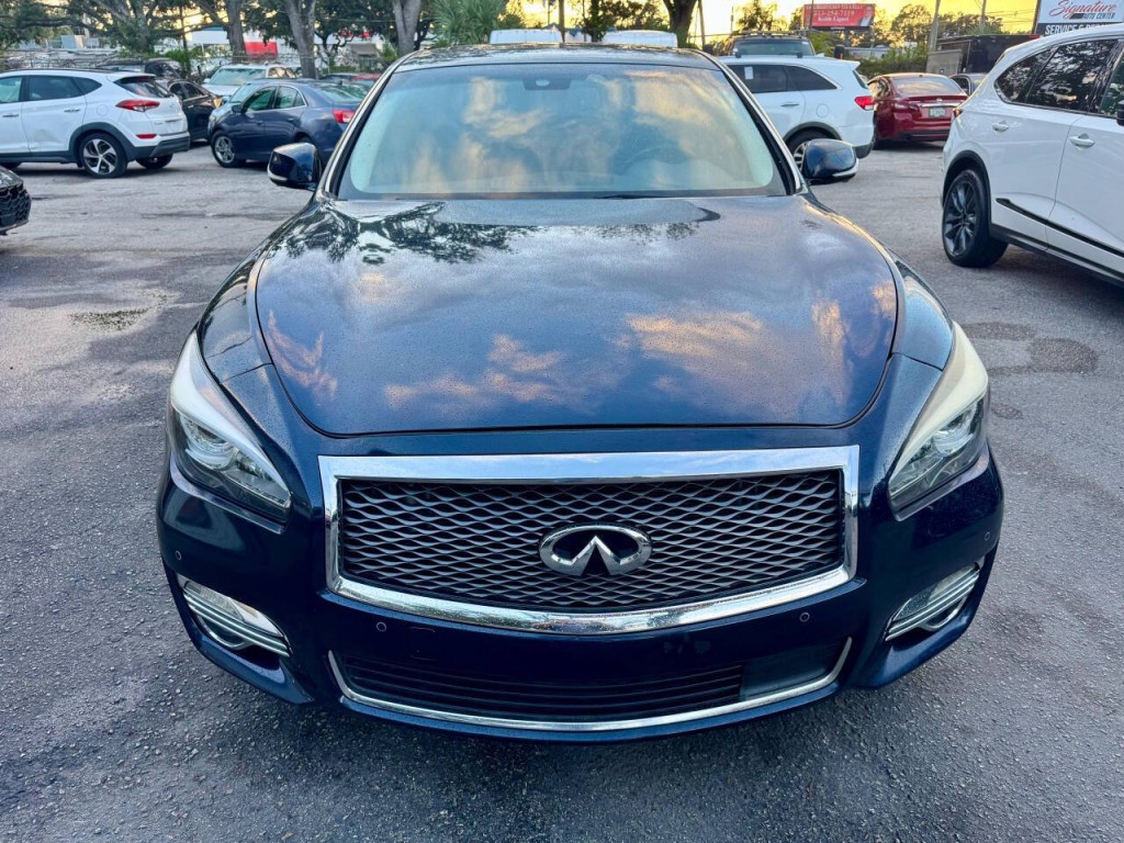 2019 INFINITI Q70 Image 8