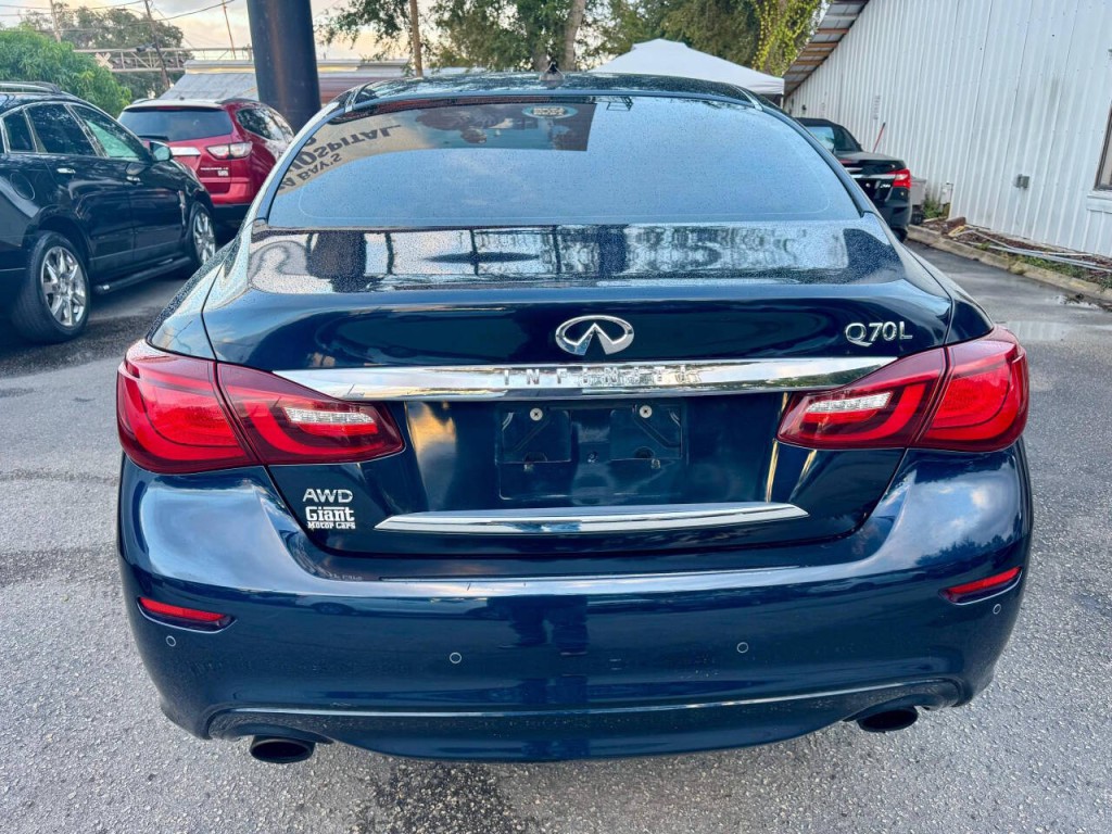 2019 INFINITI Q70 Image 9