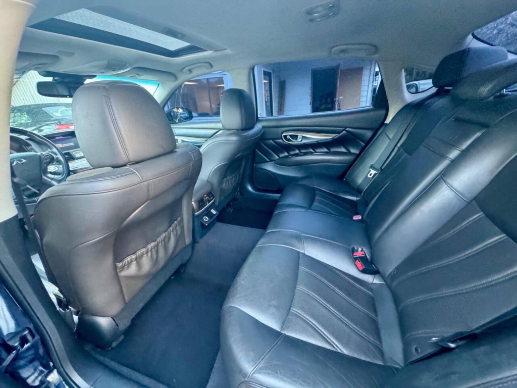 2019 INFINITI Q70 Image 15