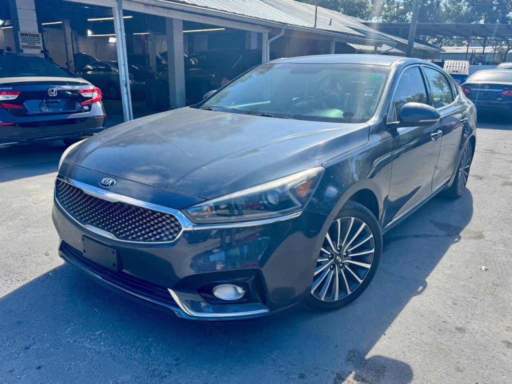 2018 Kia Cadenza Image 2