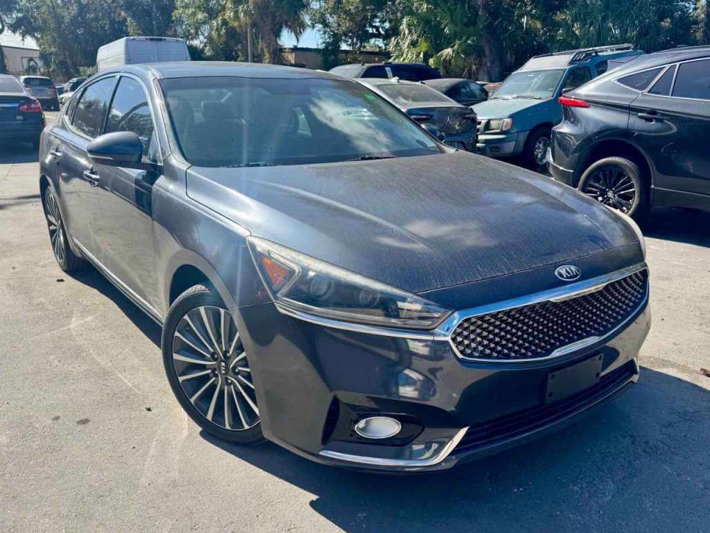 2018 Kia Cadenza Image 3