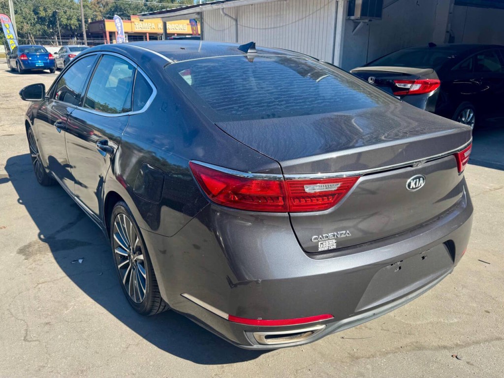 2018 Kia Cadenza Image 5