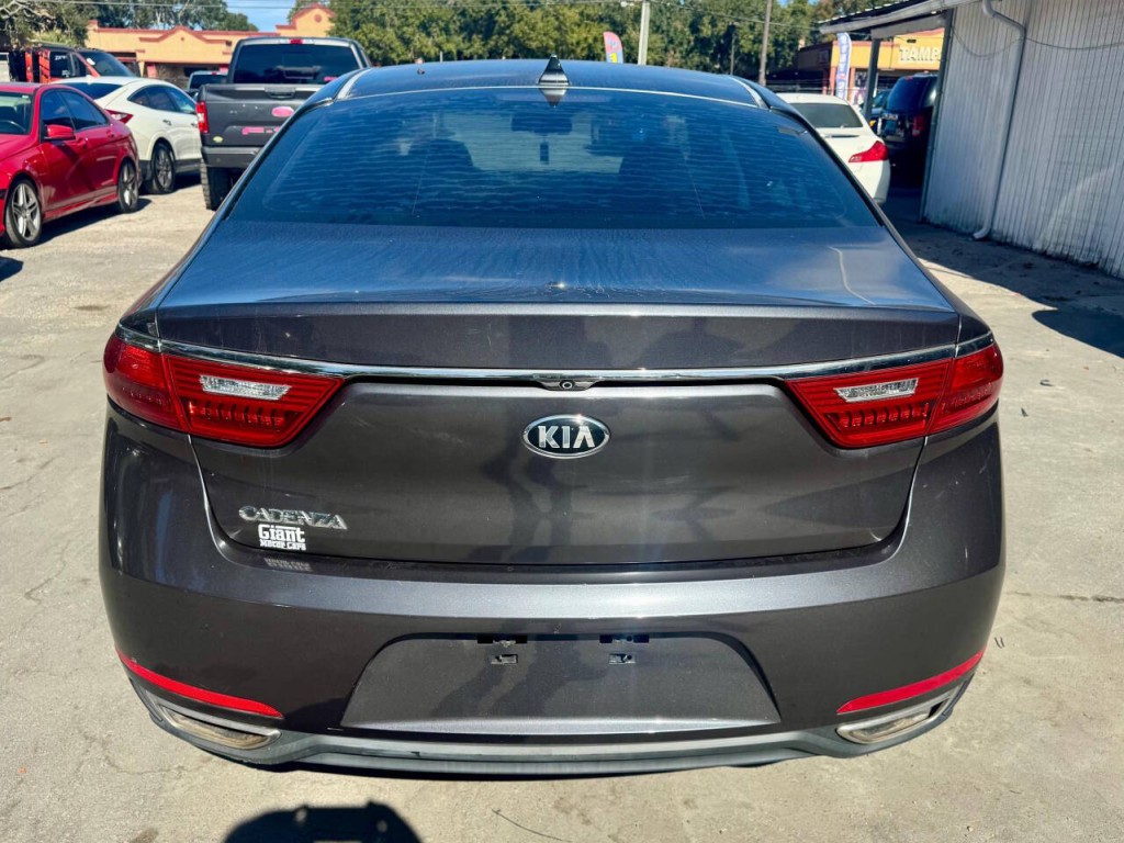2018 Kia Cadenza Image 9