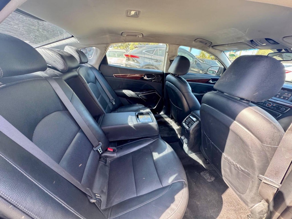 2018 Kia Cadenza Image 15