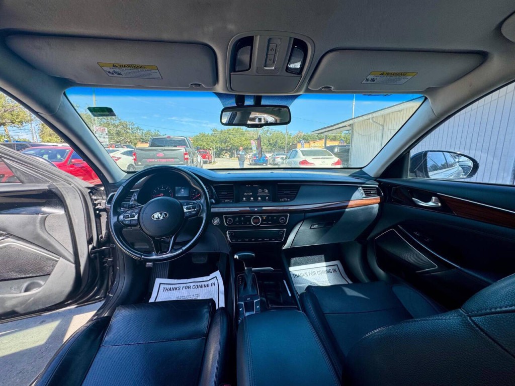 2018 Kia Cadenza Image 18