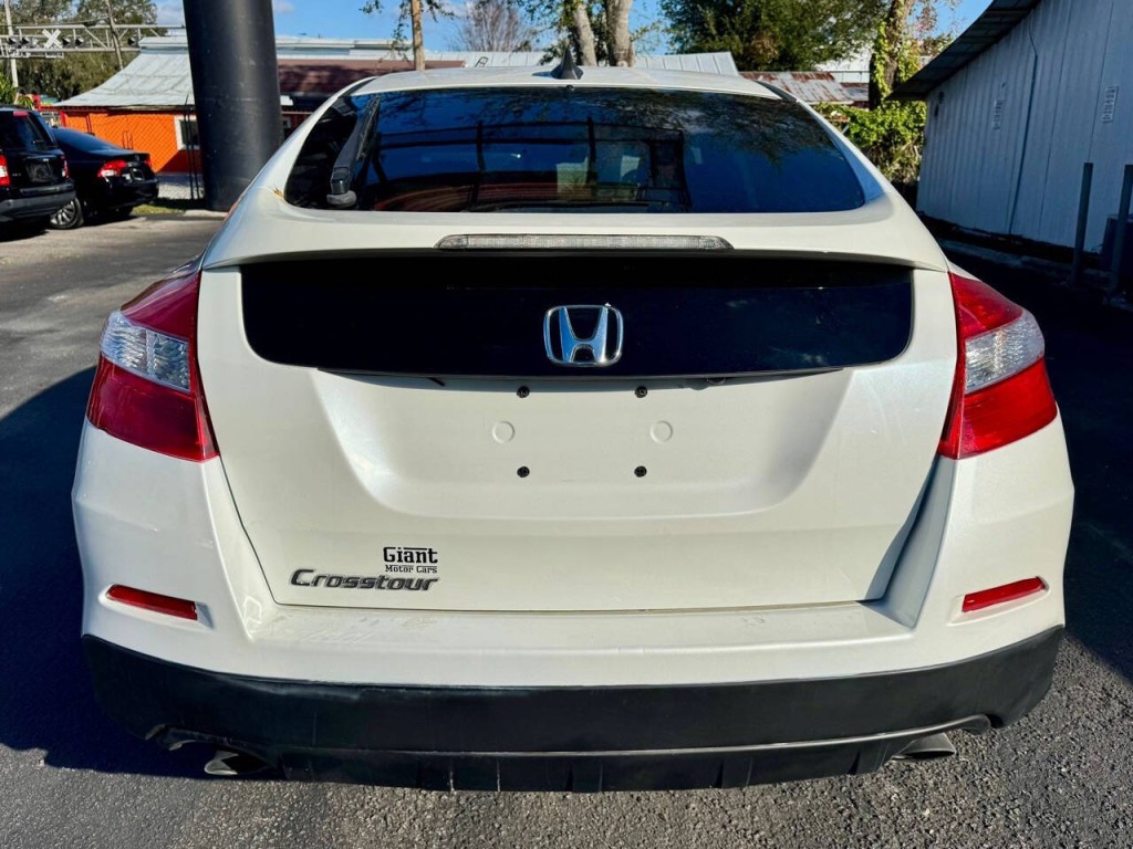 2013 Honda Crosstour Image 9
