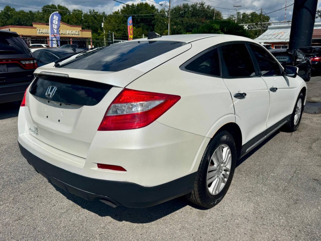 2013 Honda Crosstour Image 17