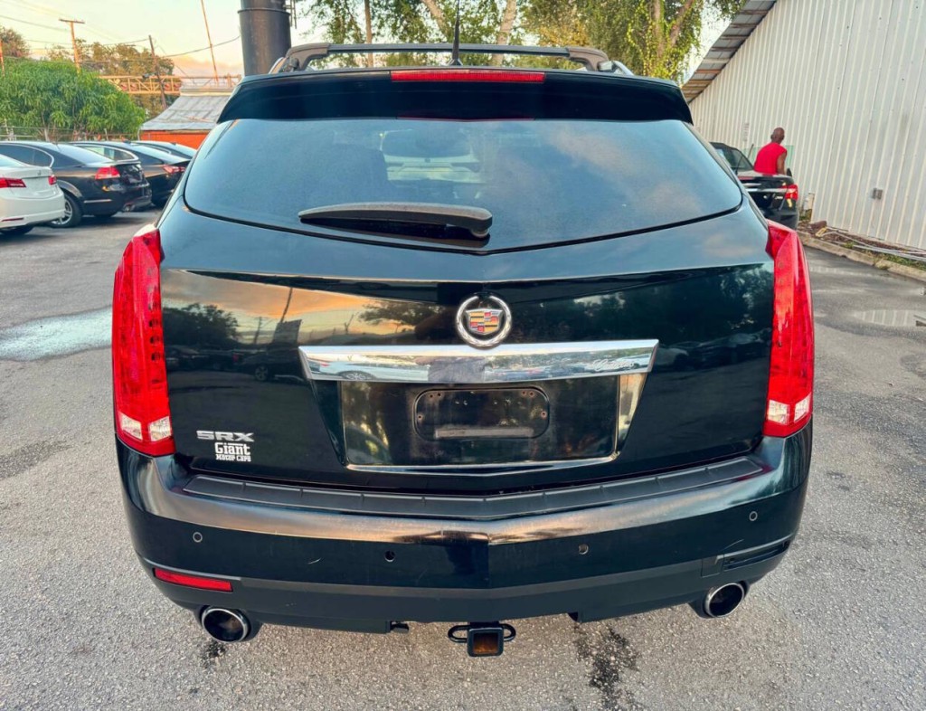 2010 Cadillac SRX Image 9