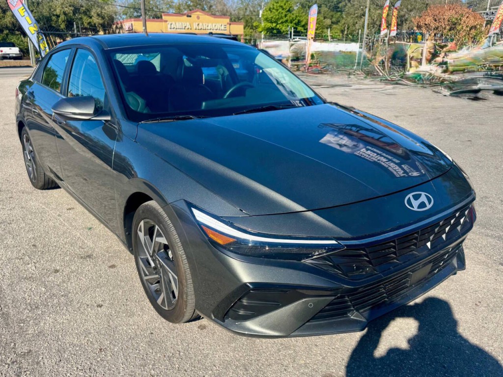 2024 Hyundai Elantra Image 10