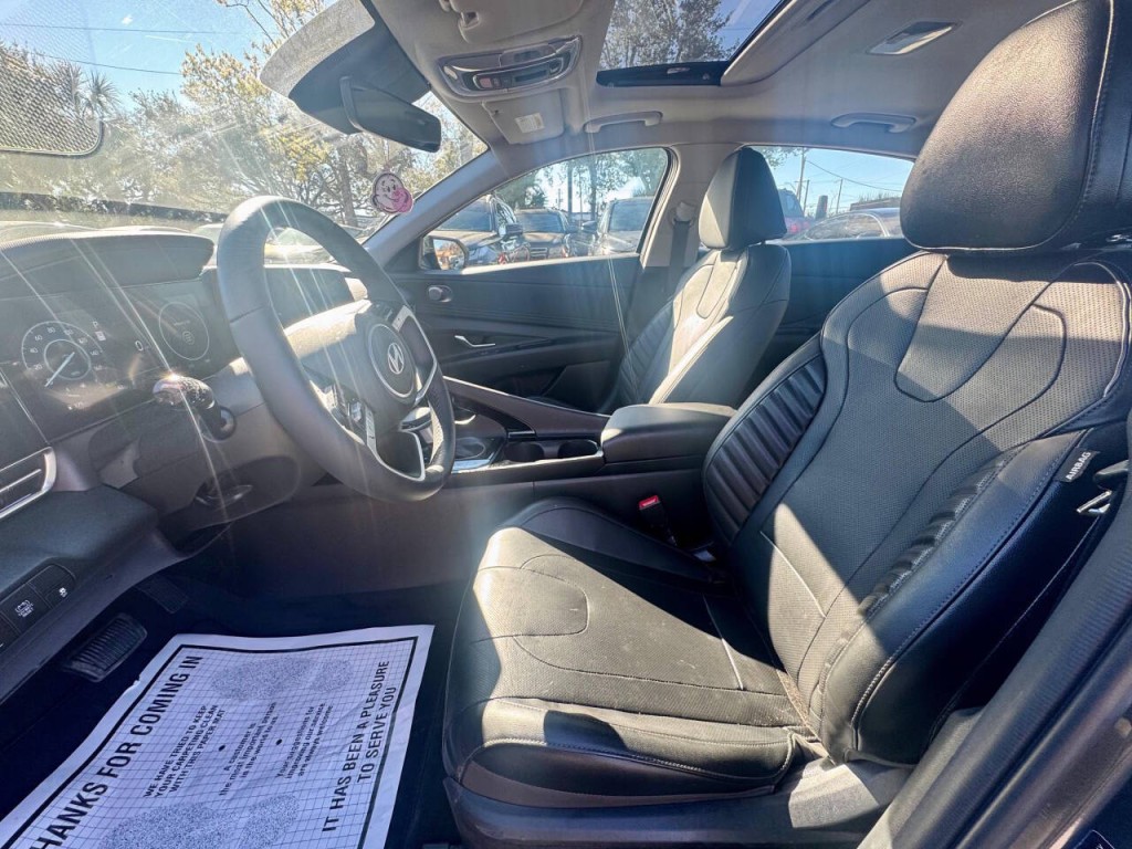 2024 Hyundai Elantra Image 12
