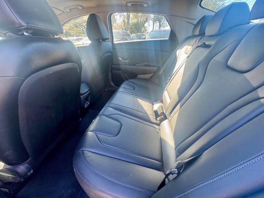 2024 Hyundai Elantra Image 14