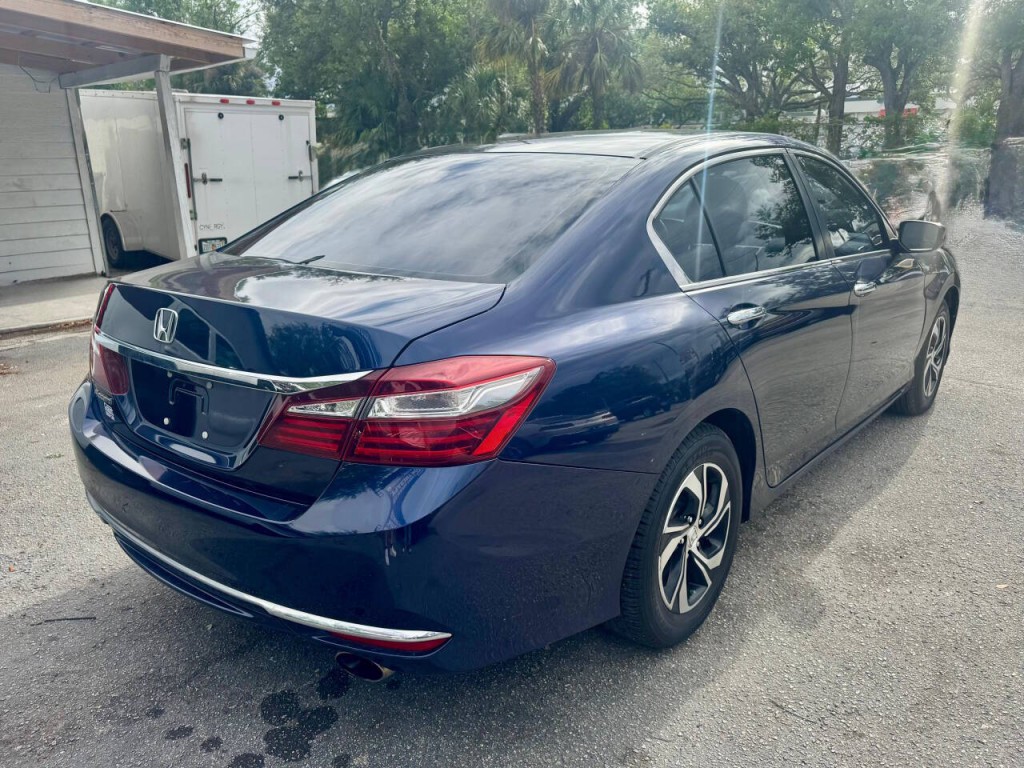 2017 Honda Accord Image 4