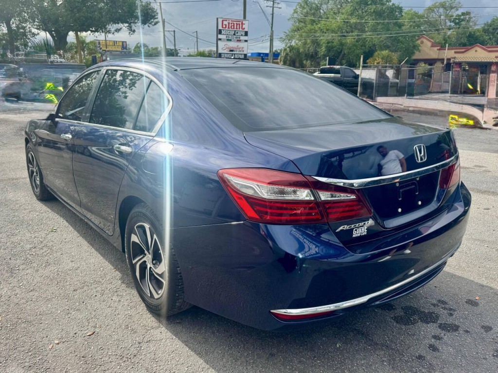 2017 Honda Accord Image 5