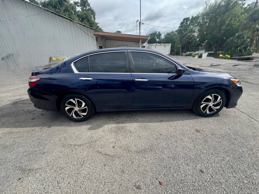 2017 Honda Accord Image 7