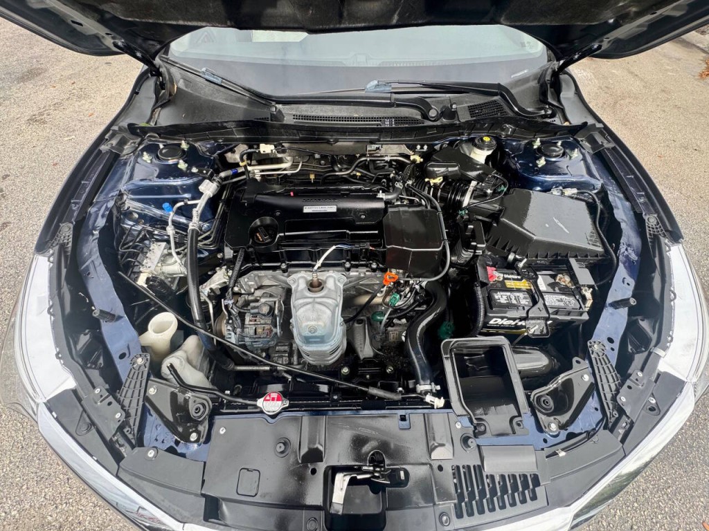 2017 Honda Accord Image 12