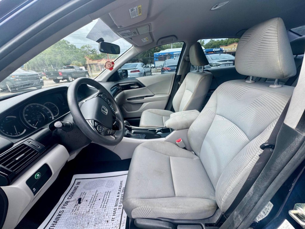 2017 Honda Accord Image 14