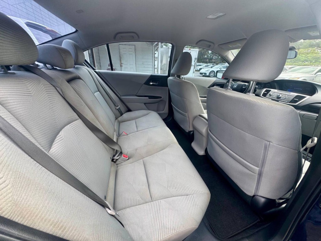 2017 Honda Accord Image 16