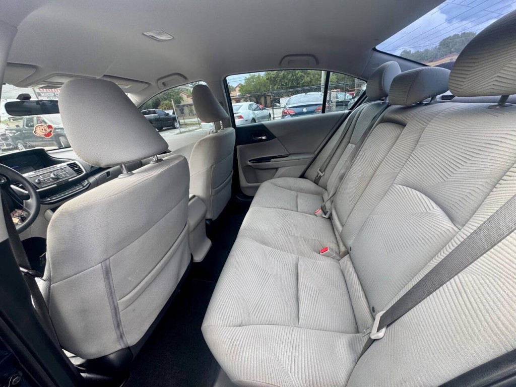 2017 Honda Accord Image 17