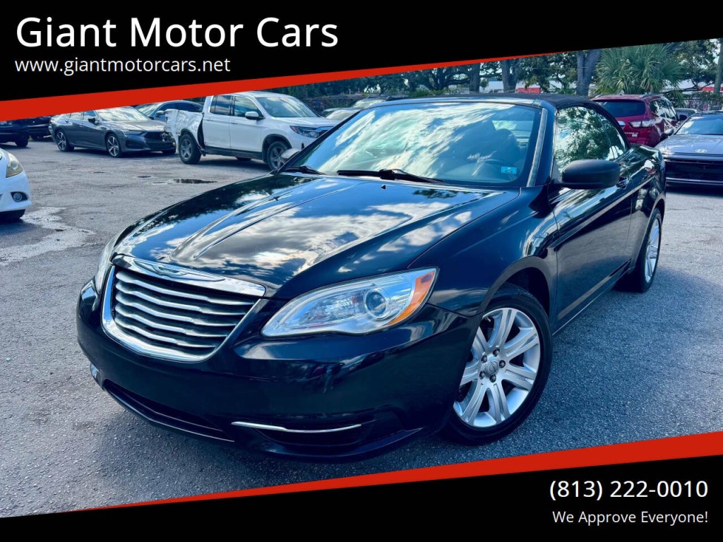 2012 Chrysler 200 Image 1