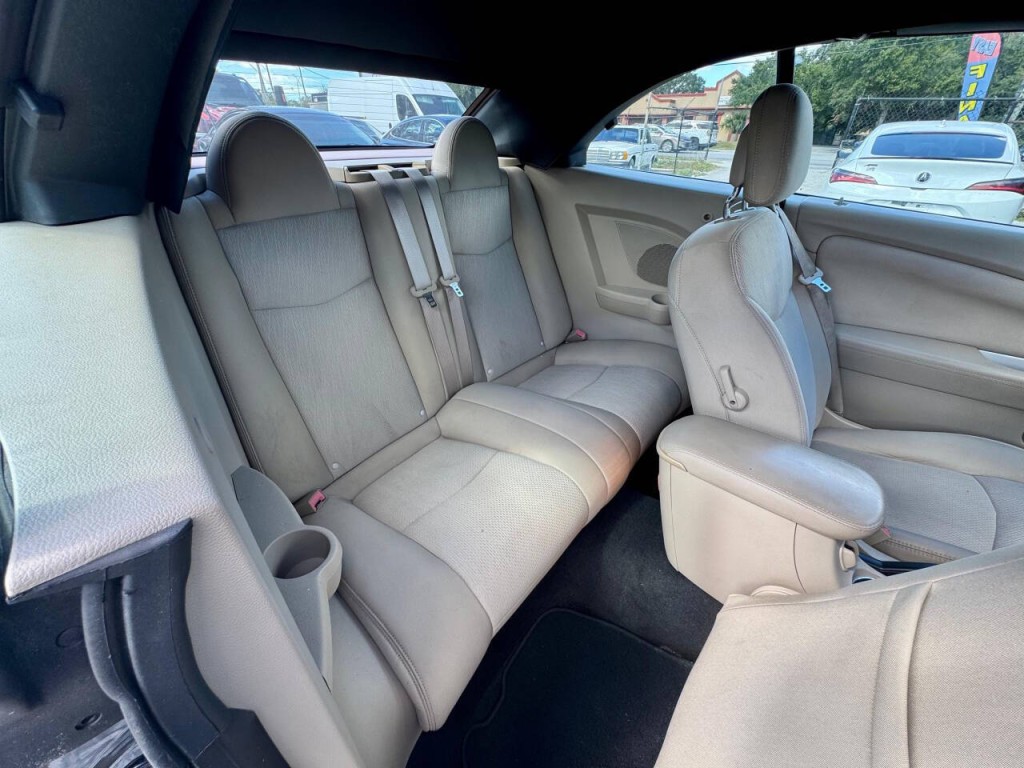 2012 Chrysler 200 Image 15