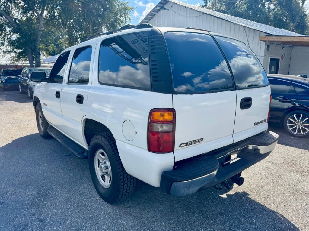 2002 Chevrolet Tahoe Image 4