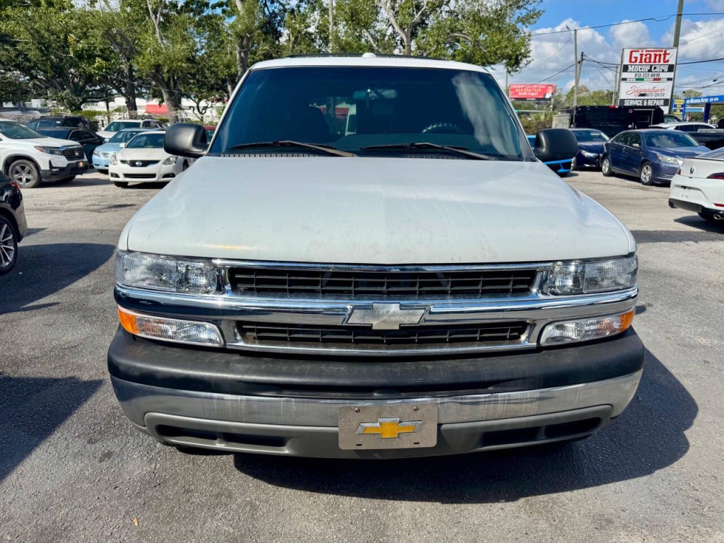 2002 Chevrolet Tahoe Image 8