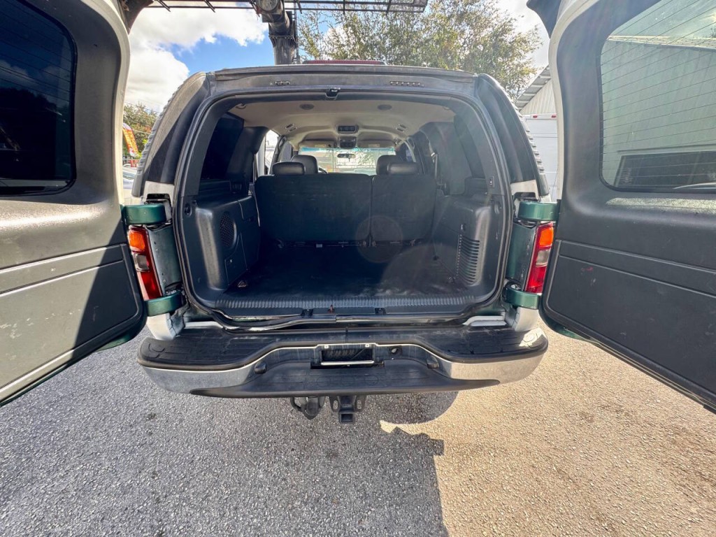 2002 Chevrolet Tahoe Image 17