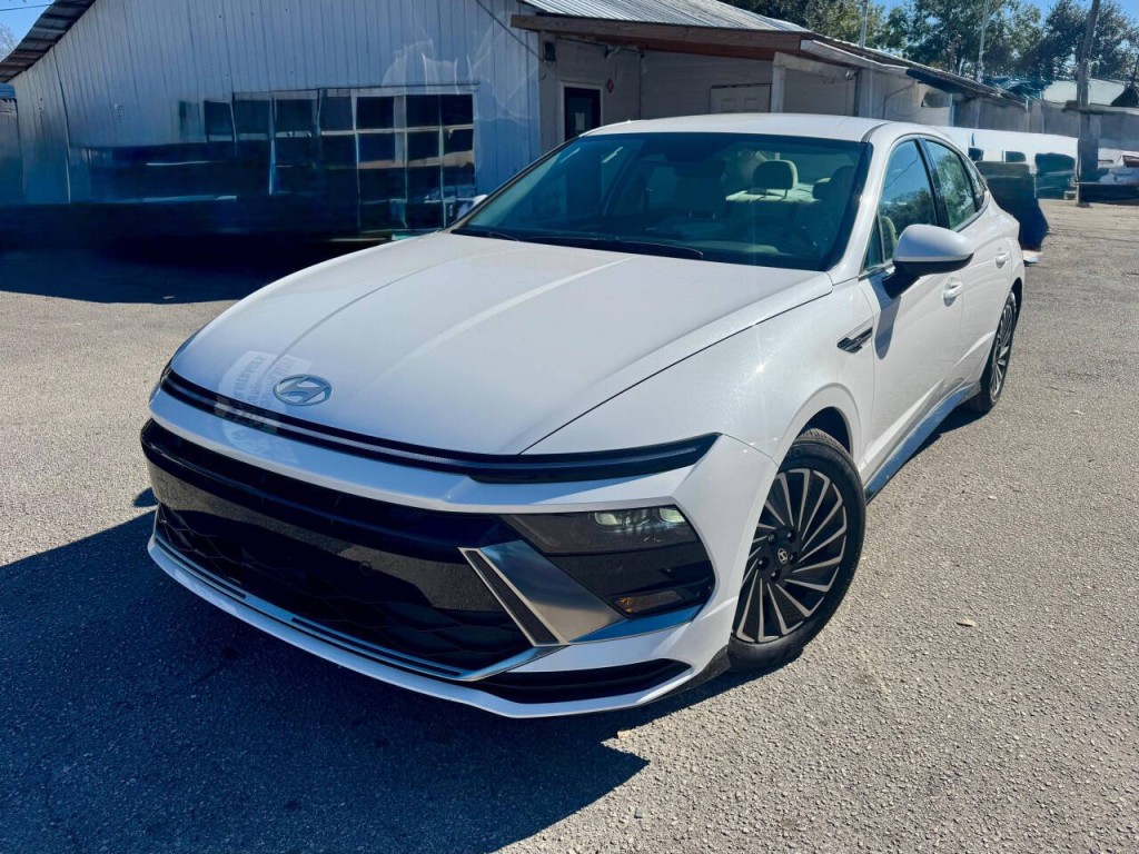 2024 Hyundai Sonata Image 2
