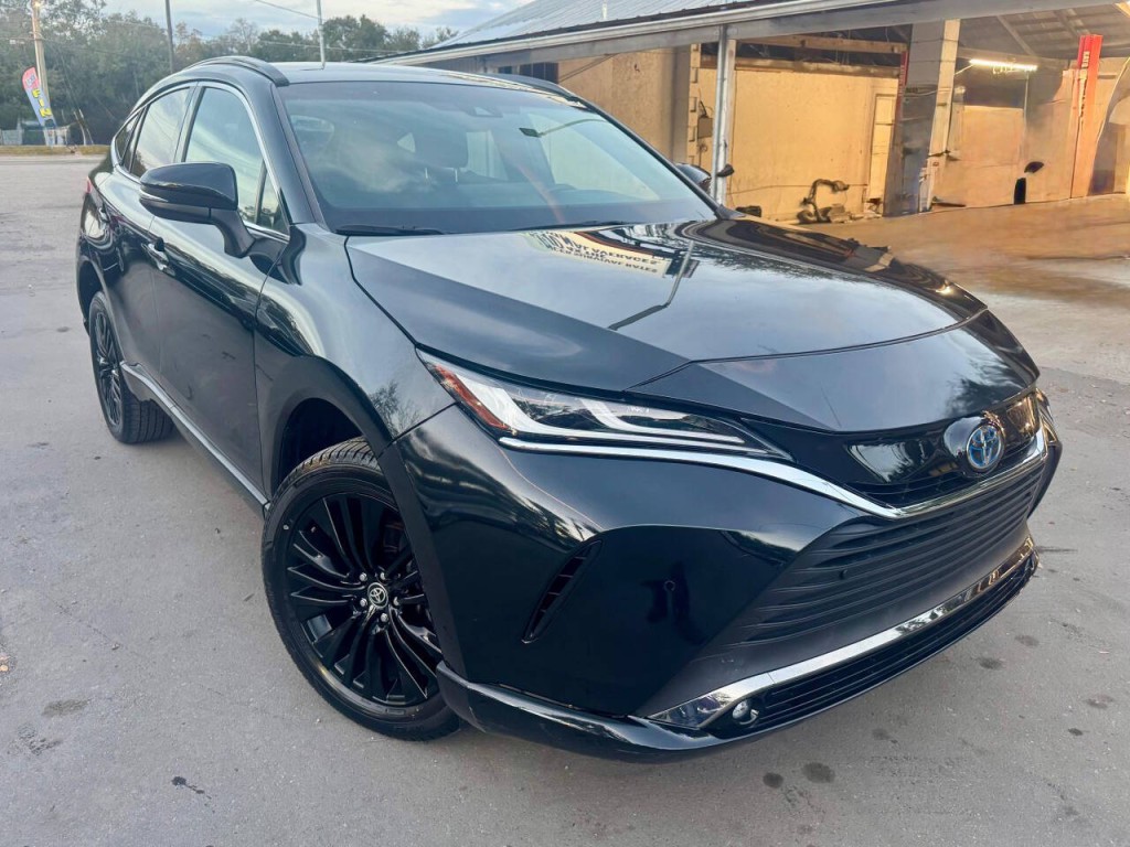 2024 Toyota Venza Image 3