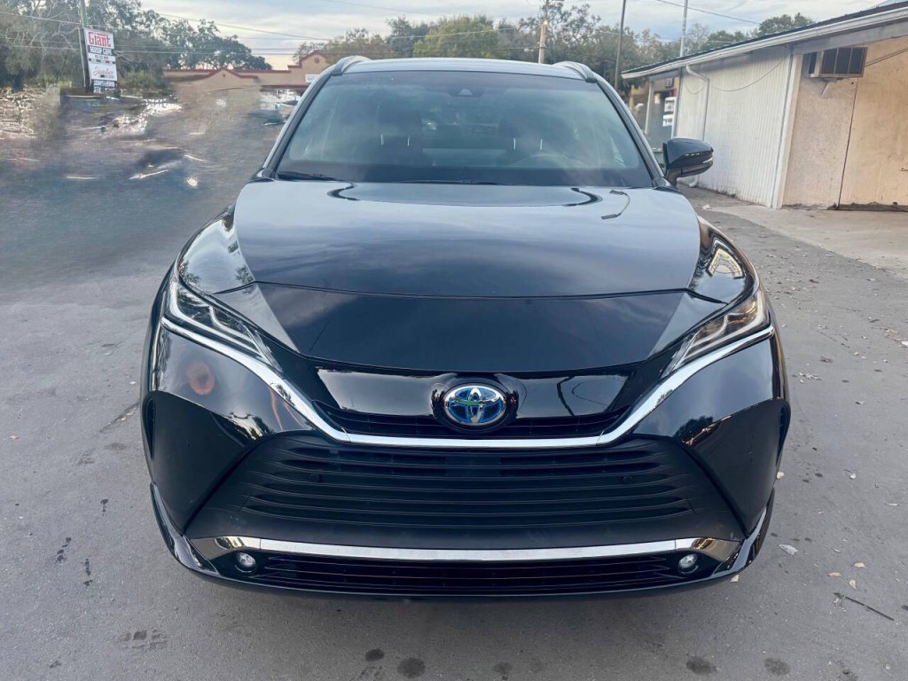 2024 Toyota Venza Image 8