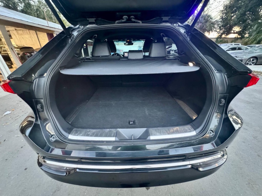 2024 Toyota Venza Image 12