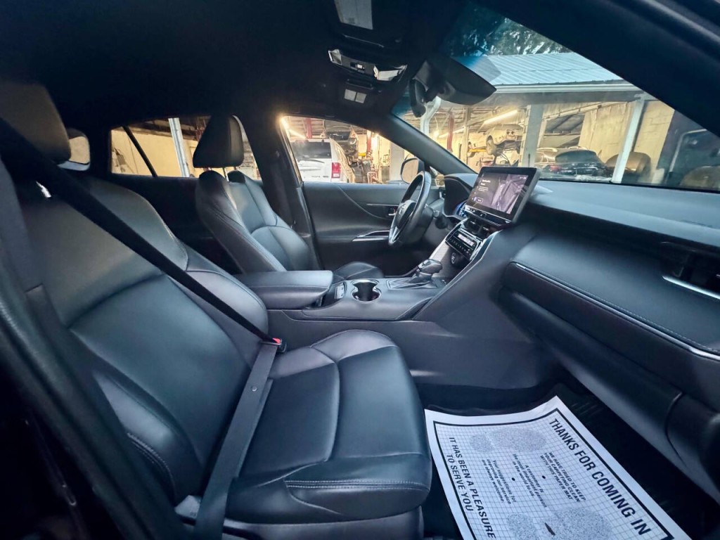 2024 Toyota Venza Image 17