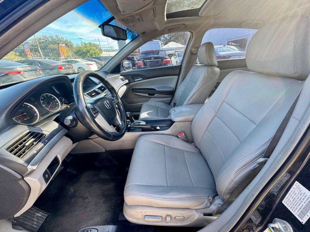 2009 Honda Accord Image 12